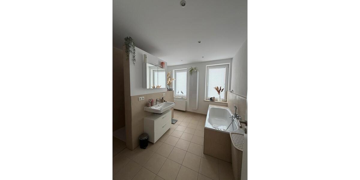 Terrassenwohnung Königslutter am Elm - 4 Zimmer, 160 m&sup2;, 1.200&euro; | Angebot:26063846