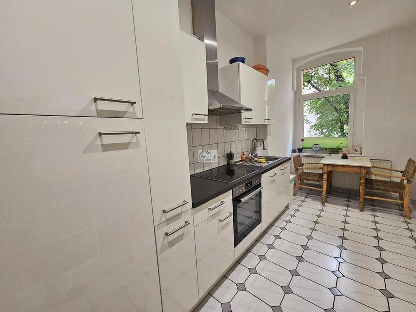 AltbauWohnung in bester Lage in Braunschweig östliches Ringgebiet mit Kamin und Balkon.