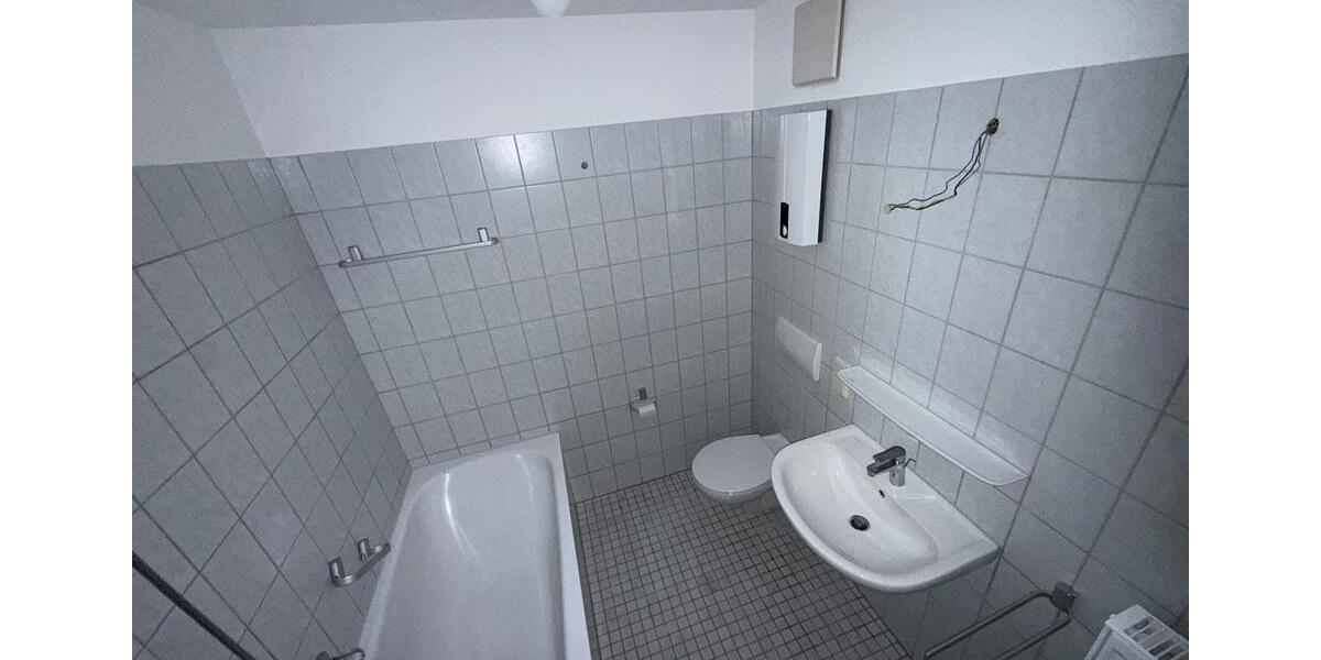 Dachgeschoßwohnung Wolfsburg - 3 Zimmer, 70 m&sup2;, 580&euro; | Angebot:25479539
