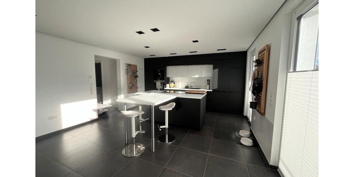 Moderne, lichtdurchflutete 4-Zimmer Wohnung mit Südbalkon 4 zimmer