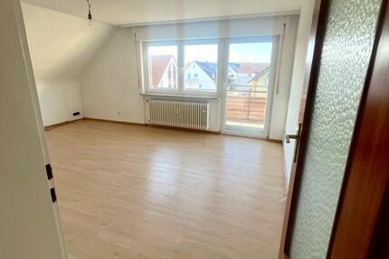 Charmante Dachgeschoßwohnung mit Balkon in Stuttgart-Mühlhausen