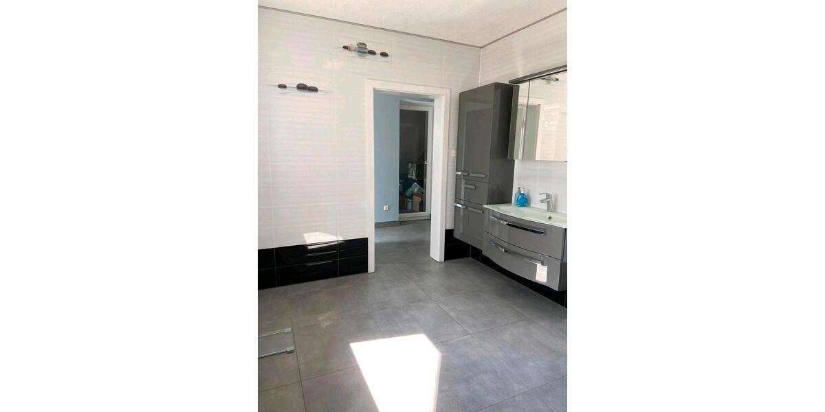 Dachgeschoßwohnung Meinersen - 3 Zimmer, 130 m&sup2;, 220.000&euro; | Angebot:26757549