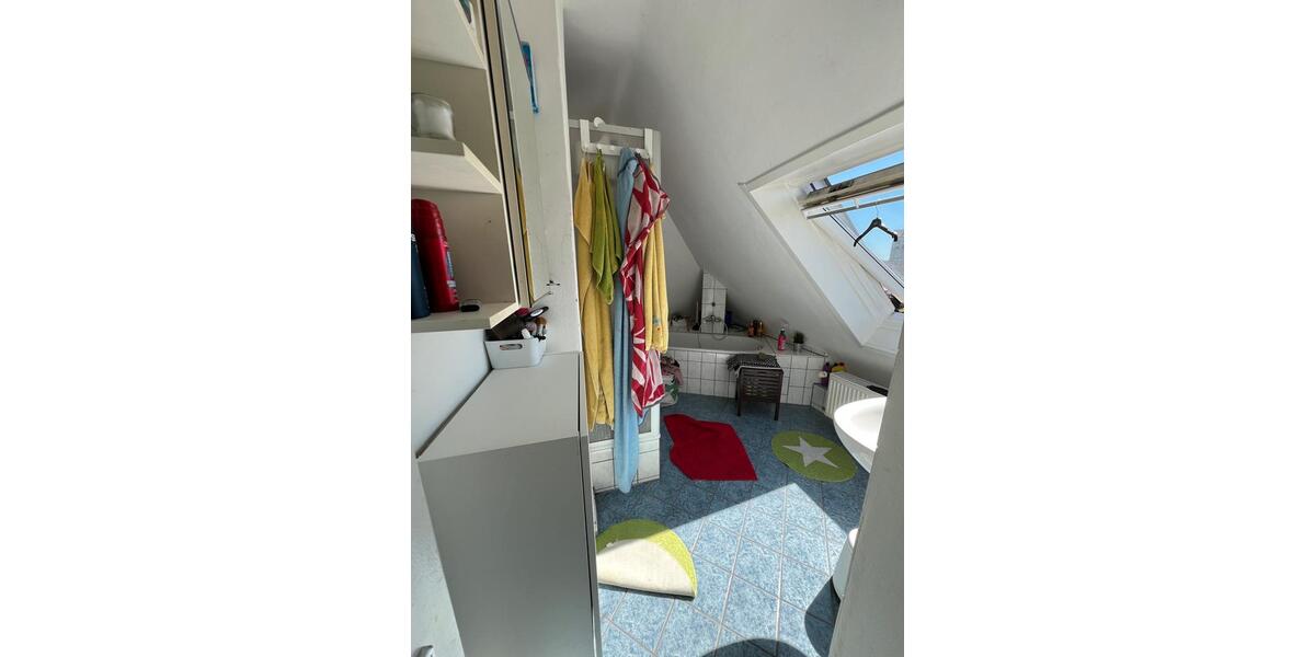 Dachgeschoßwohnung Braunschweig Lehndorf-Watenbüttel - 4 Zimmer, 139 m&sup2;, 1.050&euro; | Angebot:26296847