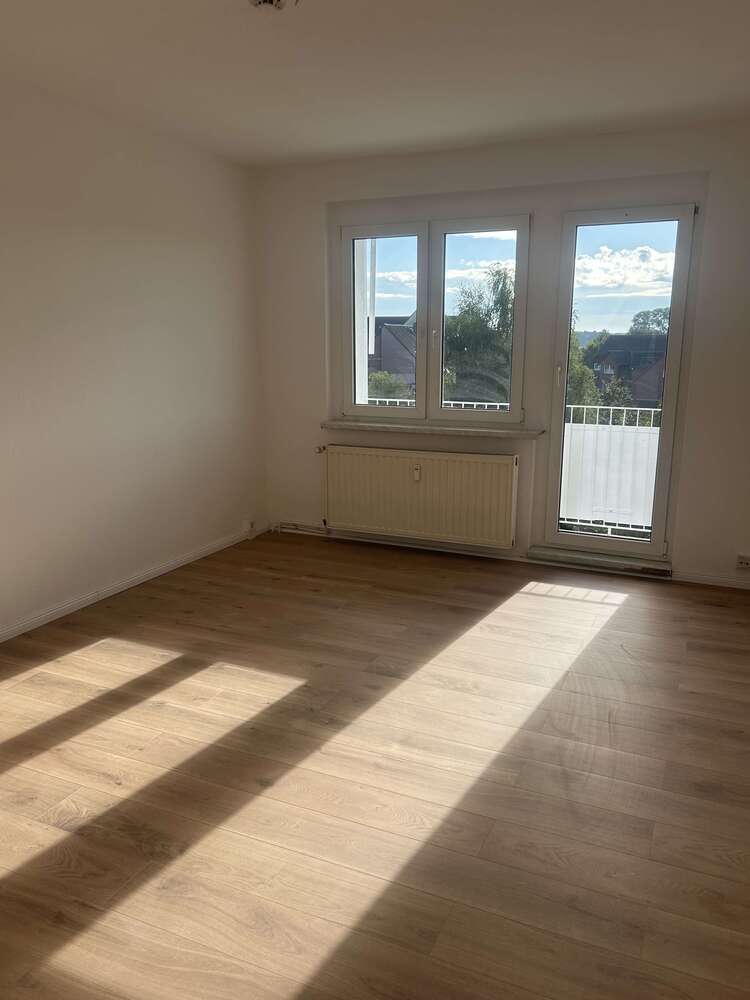 Wohnung zum Mieten in Mieste 270 € 49.32 m²