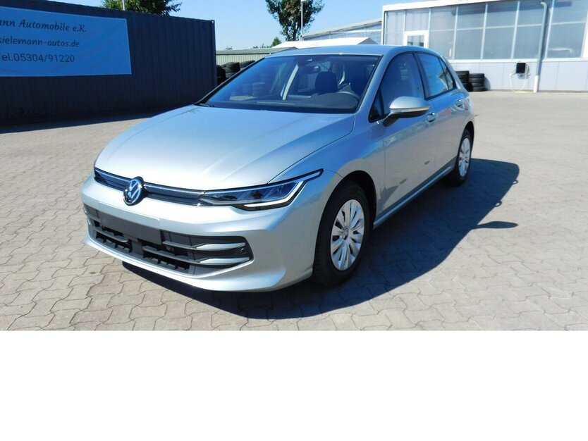 VW Golf VIII 1.5 TSI Navi Klima 6.700 km 20.990 € Vordorf 38533