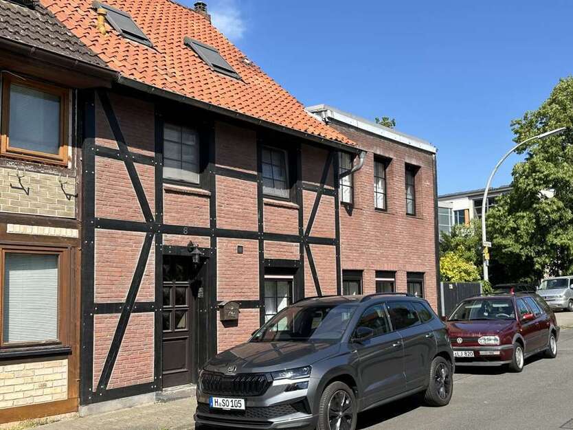 Haus zum Kaufen in Braunschweig Lehndorf 300.000 € 197 m²