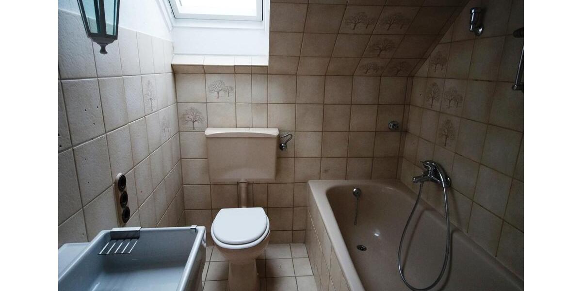 Dachgeschoßwohnung Braunschweig Westliches Ringgebiet - 3 Zimmer, 75 m&sup2;, 130.000&euro; | Angebot:26289318