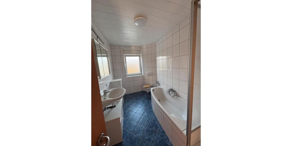 Etagenwohnung Wesendorf - 4 Zimmer, 90 m&sup2;, 880&euro; | Angebot:25980986