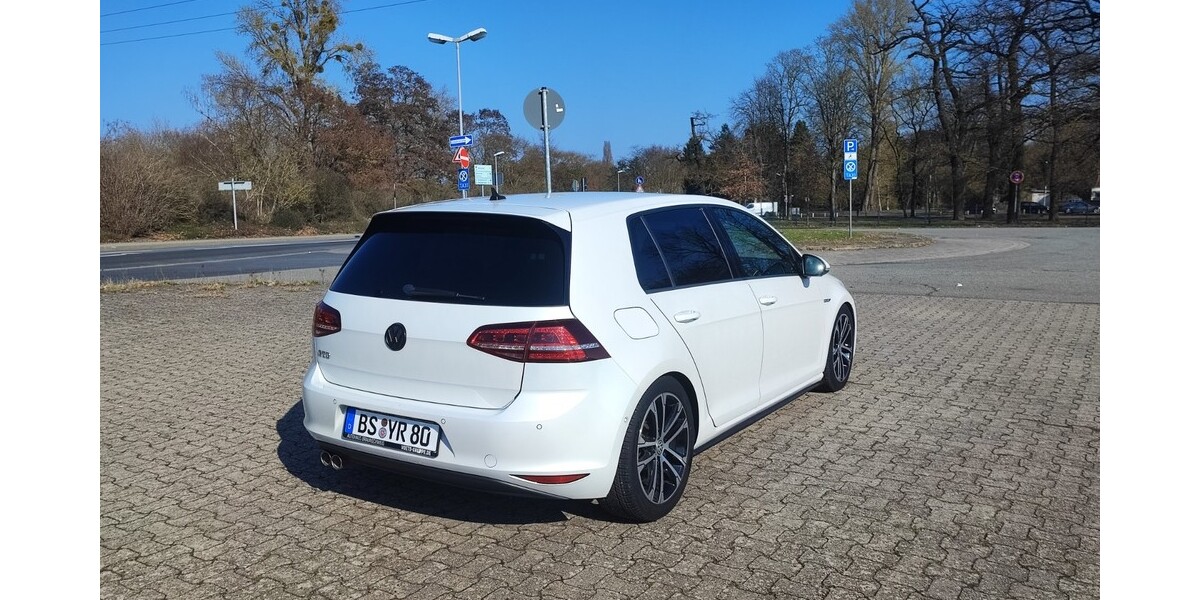 VW Golf 209.000 km 13.500 &euro; Braunschweig 38100