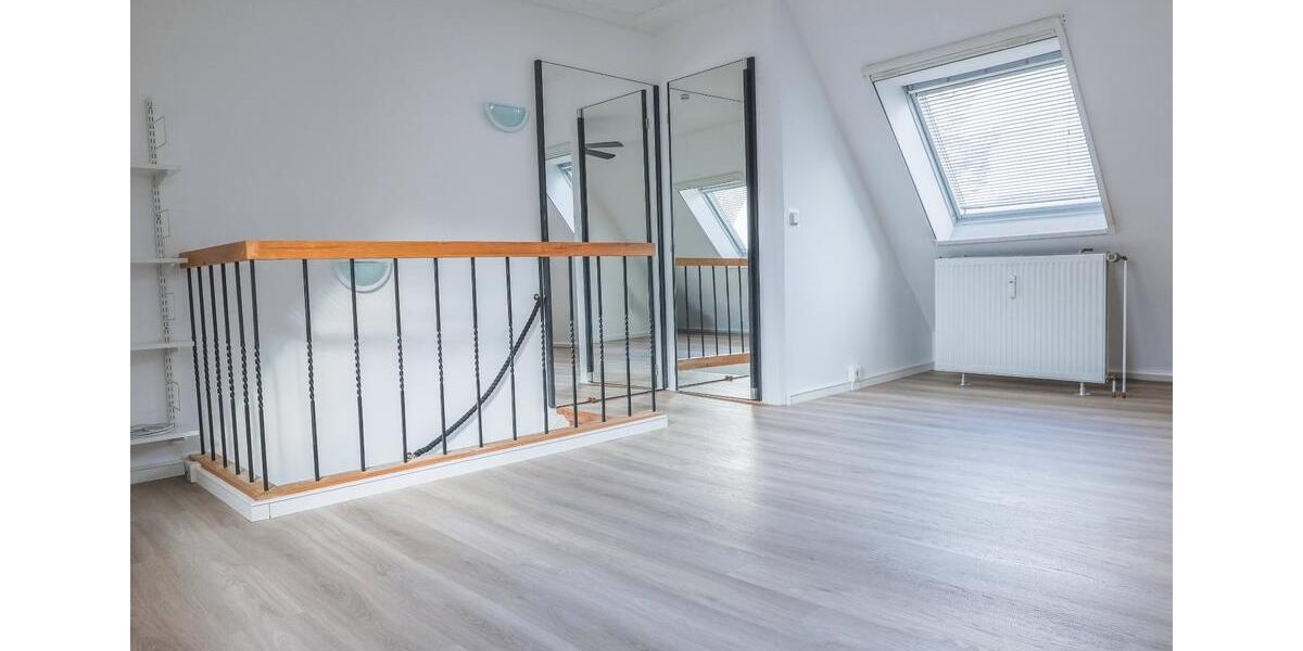 S C H I L L E R T E I C H: REIHENMITTELHAUS FÜR KLEINE FAMILIEN 5 zimmer