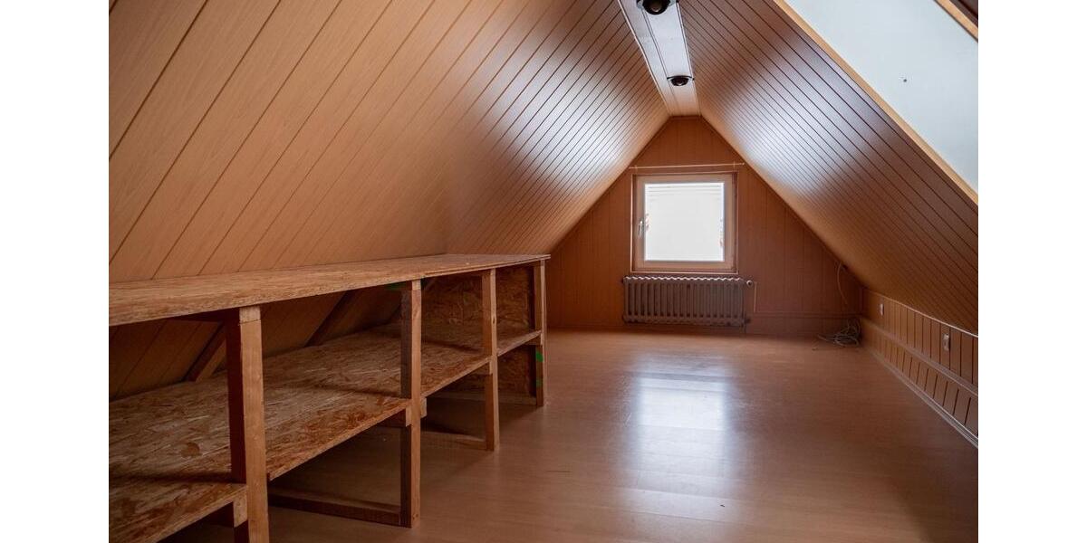 Doppelhaushälfte Wolsdorf - 7 Zimmer, 170 m&sup2;, 235.000&euro; | Angebot:26442480