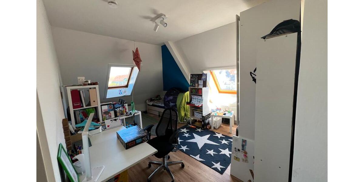 Dachgeschoßwohnung Braunschweig Lehndorf-Watenbüttel - 4 Zimmer, 139 m&sup2;, 1.050&euro; | Angebot:26296847