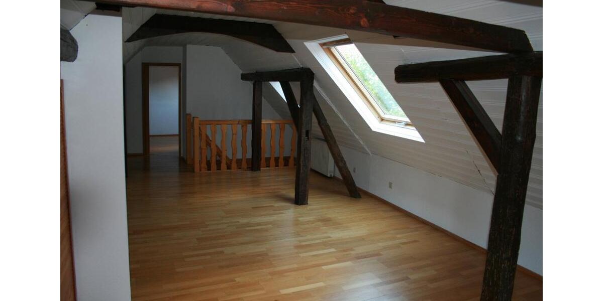 Renovierte 4-Zi-Whg. mit Balkon, Terrasse und Einbauküche 4 zimmer