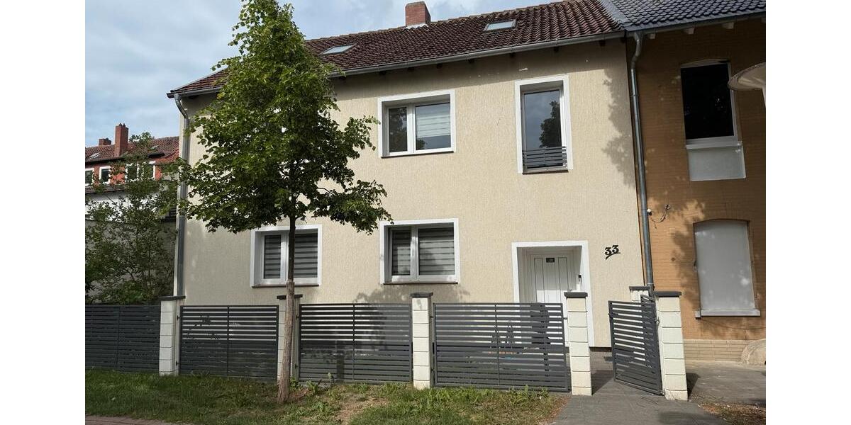 Doppelhaushälfte Helmstedt - 6 Zimmer, 200 m&sup2;, 1.600&euro; | Angebot:25049139