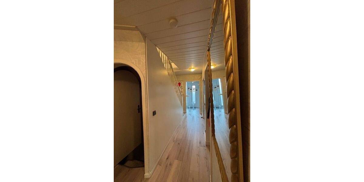 Ein Raumwunder! Modernisierte Doppelhaushälfte mit ausgebautem Spitzboden 5 zimmer