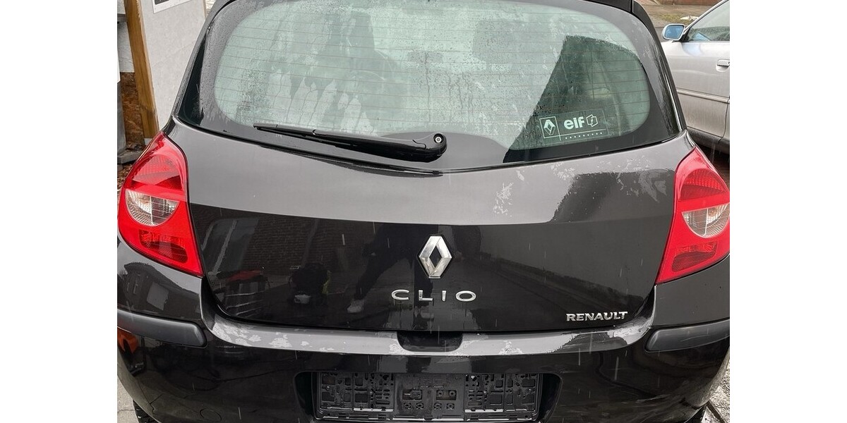 Renault Clio 144.853 km 2.300 &euro; Braunschweig 38100