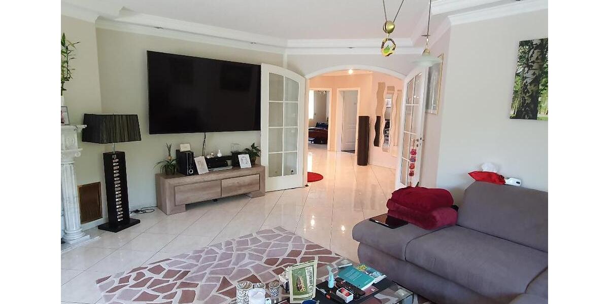 Villa Wolfsburg Alt-Wolfsburg - 7 Zimmer, 300 m&sup2;, 2.000&euro; | Angebot:23427315