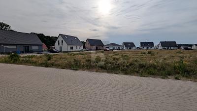 RUHIGE LAGE, VIEL PLATZ, PERFEKTE ANBINDUNG - Grundstück Osloß | Angebot:26029747