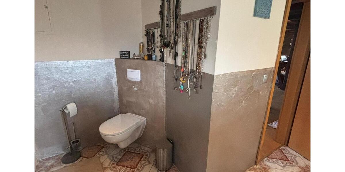 Renovierte 4-Zi-Whg. mit Balkon, Terrasse und Einbauküche 4 zimmer