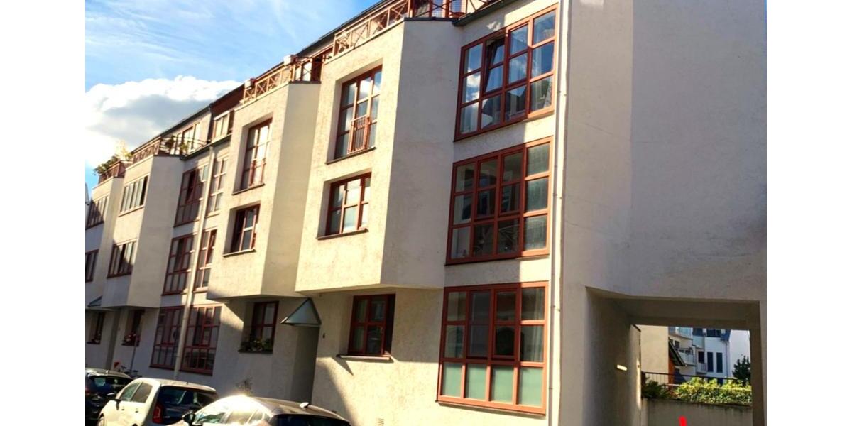 Lichtdurchflutete 4-Zi-Maisonette mit Balkon und Tiefgarage 4 zimmer