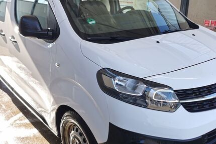 Opel Vivaro 193.000 km 13.900 &euro; Braunschweig 38112