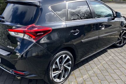 Toyota Auris 82.000 km 11.700 &euro; Gifhorn 38518