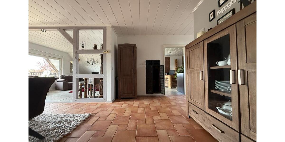 Großzügige 6-Zimmer-Maisonette mit Garage & Loggia 6 zimmer