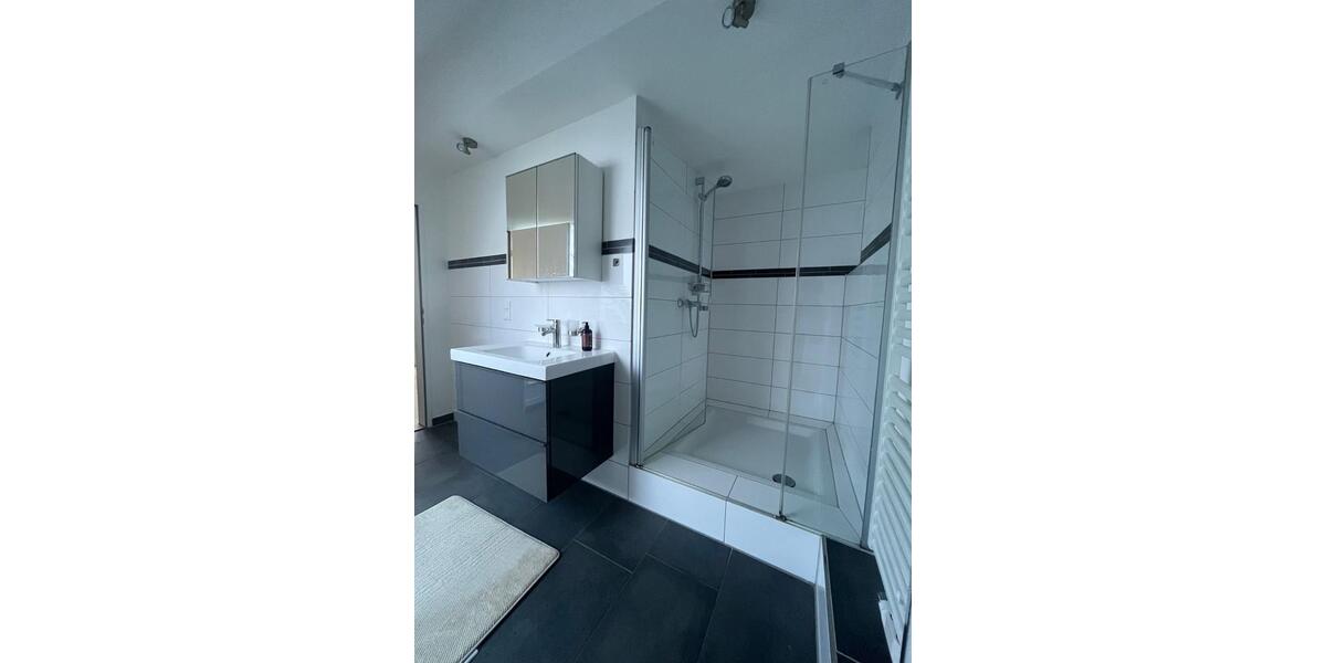 Etagenwohnung Braunschweig Wabe-Schunter-Beberbach - 5 Zimmer, 140 m&sup2;, 1.500&euro; | Angebot:26639370
