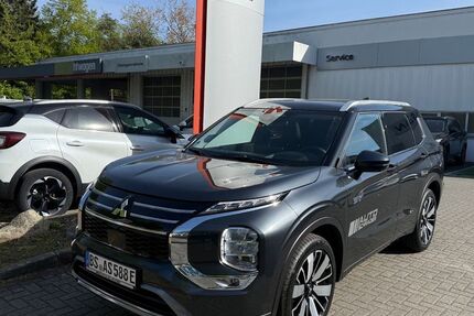 Mitsubishi Plug-in Hybrid Outlander 3.500 km 53.880 &euro; Braunschweig 38126