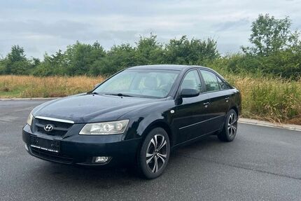 Hyundai SONATA 148.500 km 1.990 &euro; Braunschweig 38116