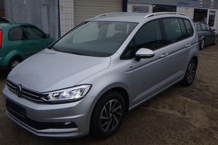 VW Touran 156.123 km 17.395 € Hillerse 38543