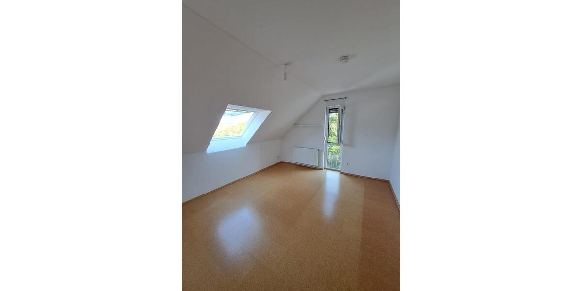 Etagenwohnung Wolfsburg Ehmen - 3 Zimmer, 93 m&sup2;, 990&euro; | Angebot:26580598