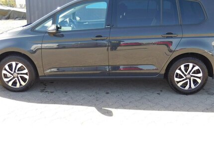 VW Touran 1.5 Comfortline Active BMT TSI DSG Navi 21.400 km 23.990 &euro; Vordorf 38533