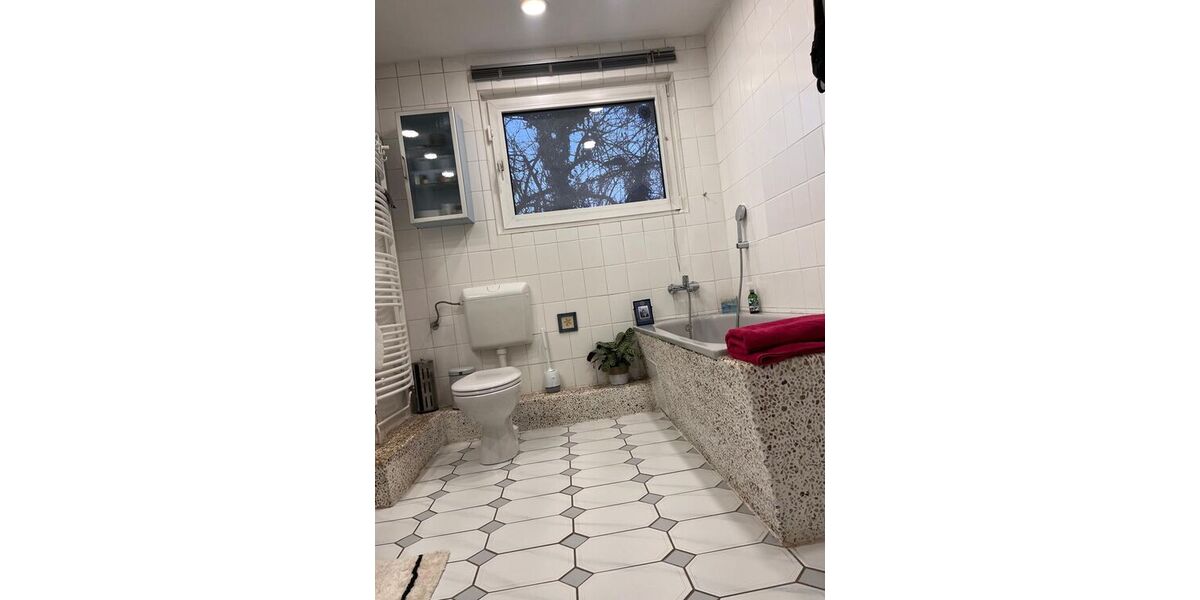 Großzügige 5-Zimmer-Wohnung mit Hausgefühl & Terrasse – perfekt für Paare - Maisonettenwohnung Schwülper | Angebot:26633519