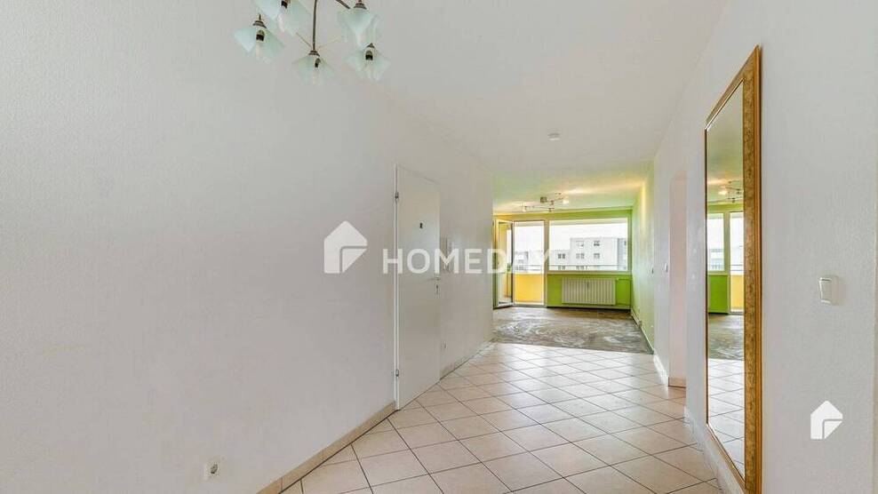 Bezugsfreie 3-Zimmer-Wohnung mit EBK und tollem Ausblick von der Loggia