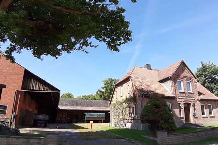 Haus zum Kaufen in Wahrenholz - Betzhorn 300.000 € 266 m² 9 zimmer