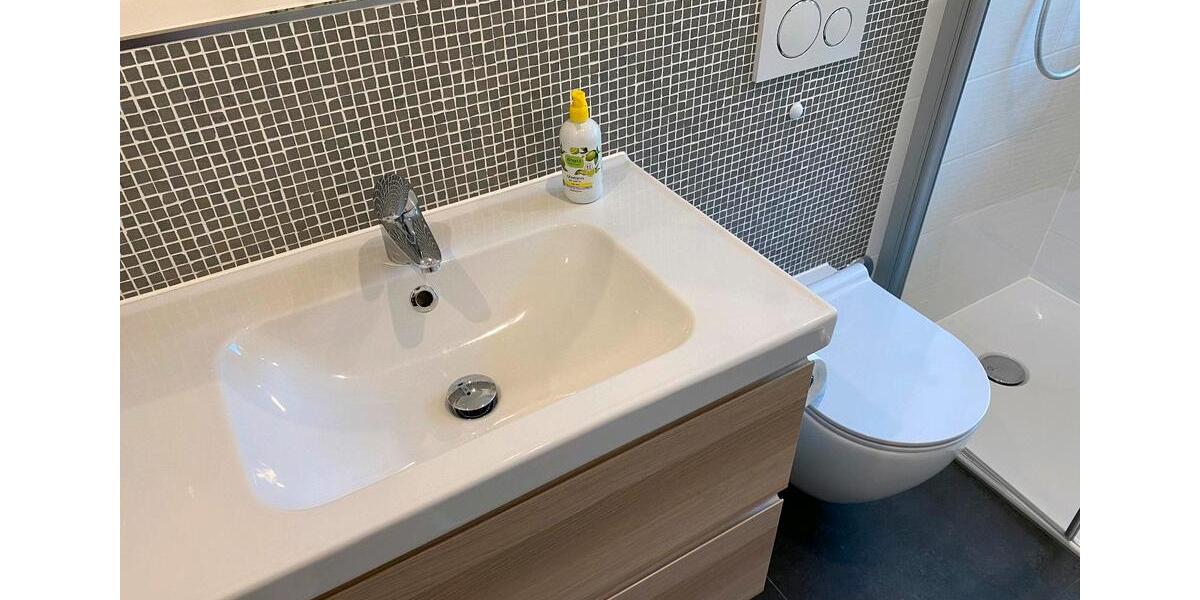 Helle und moderne 2 (3)-Zimmer-Wohnung, 1.OG , kernsaniert 2 zimmer