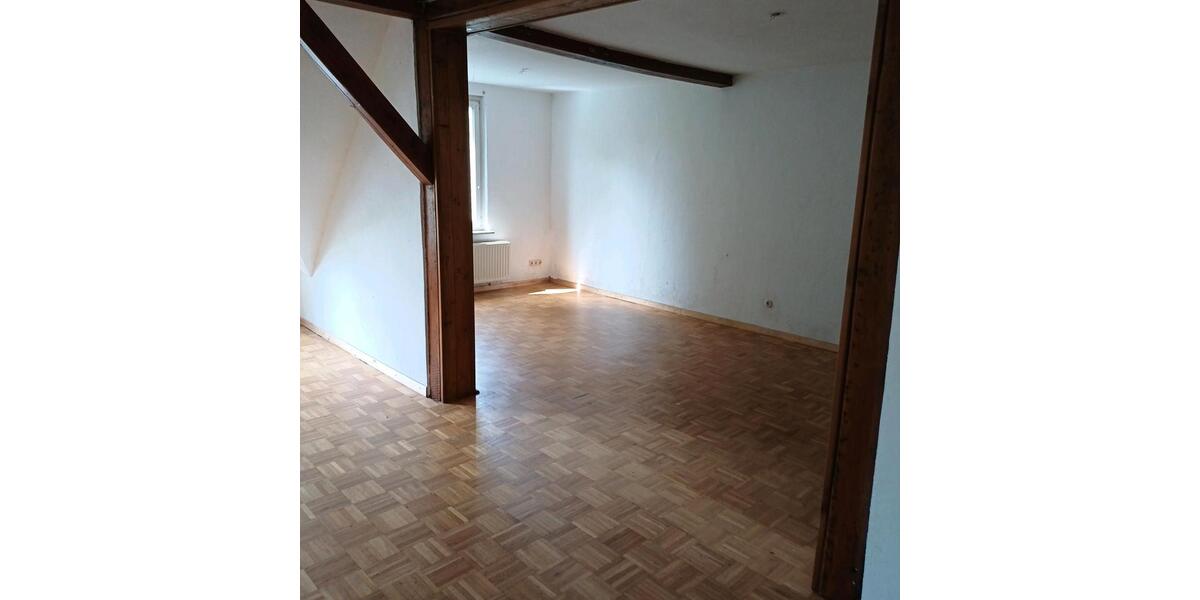 Dachgeschoßwohnung Helmstedt - 4 Zimmer, 120 m&sup2;, 490&euro; | Angebot:25308576