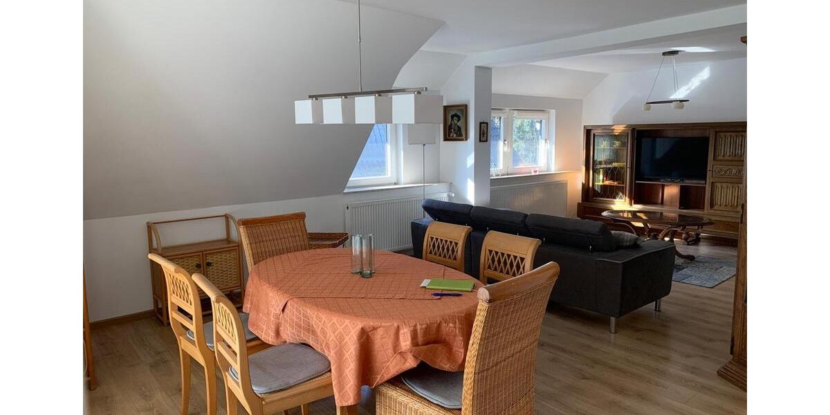 Dachgeschoßwohnung Jembke - 3.5 Zimmer, 120 m&sup2;, 950&euro; | Angebot:24465385