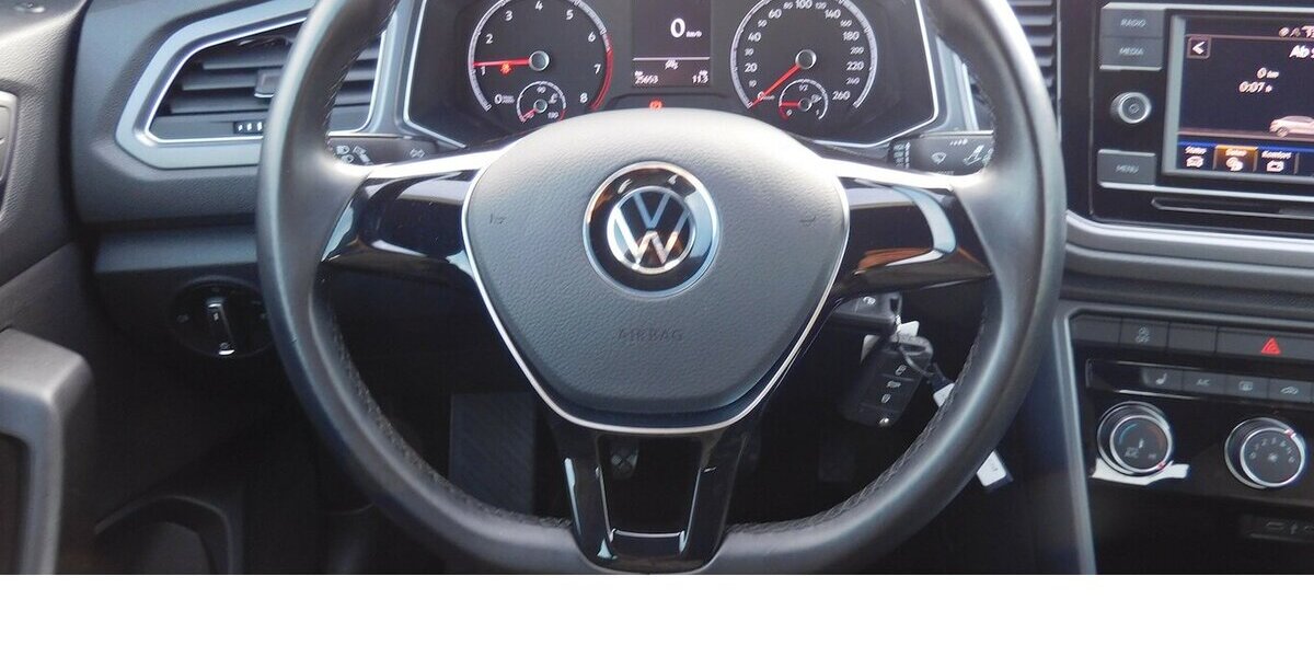 VW T-Roc 1.0 Cabriolet Style TSI BMT Navi Klima 25.700 km 19.990 € Vordorf 38533