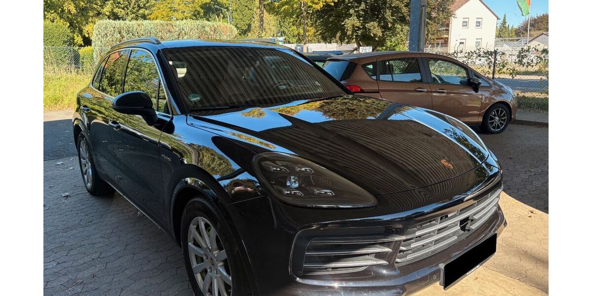 Porsche Cayenne 82.016 km 60.999 € Königslutter 38154