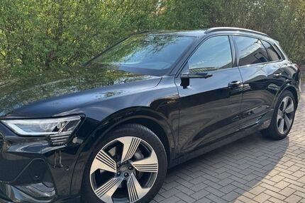 Audi Q8 e-tron 65.000 km 31.500 &euro; Wolfsburg 38444