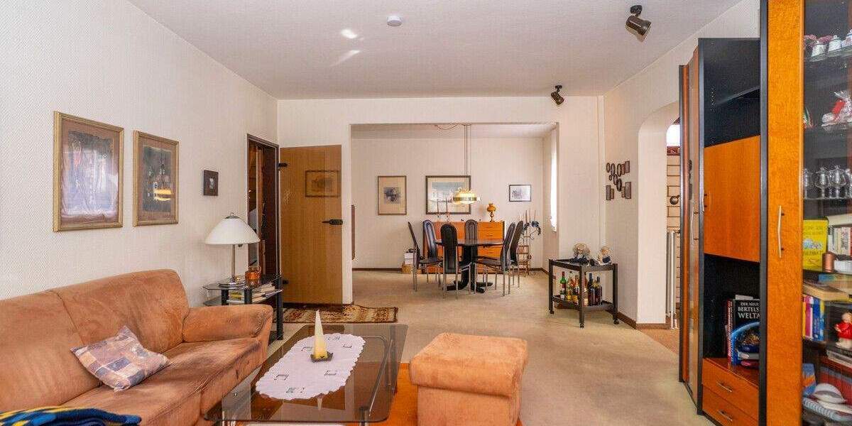 Doppelhaushälfte mit Potenzial in der beliebten Südstadt 4 zimmer