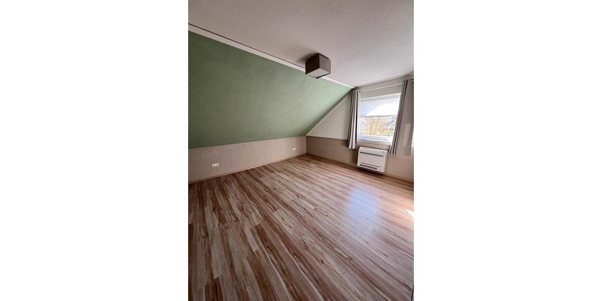 Doppelhaushälfte Gifhorn - 6 Zimmer, 148 m&sup2;, 1.600&euro; | Angebot:26329956