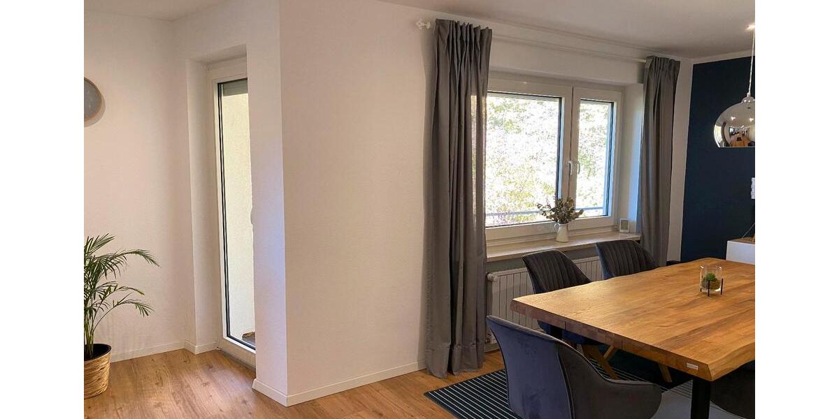 Helle und moderne 2 (3)-Zimmer-Wohnung, 1.OG , kernsaniert 2 zimmer