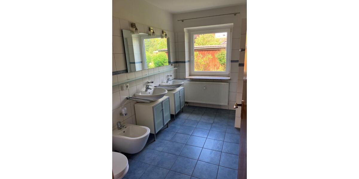 Erdgeschoßwohnung Wasbüttel - 5 Zimmer, 163 m&sup2;, 1.250&euro; | Angebot:25964833