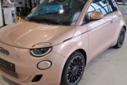 Fiat 500e 12.000 km 24.490 € Helmstedt 38350