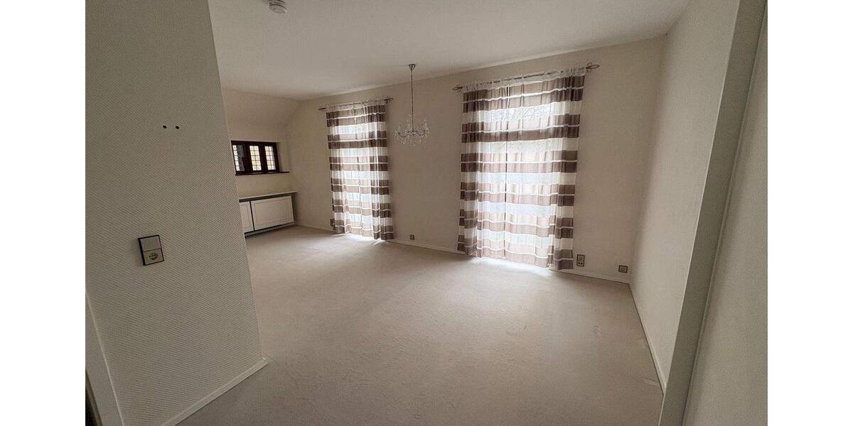 Etagenwohnung Helmstedt - 5 Zimmer, 130 m&sup2;, 950&euro; | Angebot:26491369