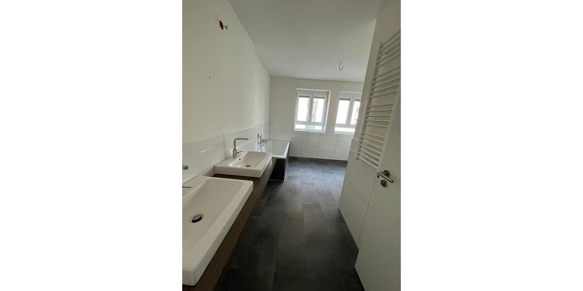 Etagenwohnung Wolfsburg - 4 Zimmer, 123 m&sup2;, 1.541&euro; | Angebot:26441394