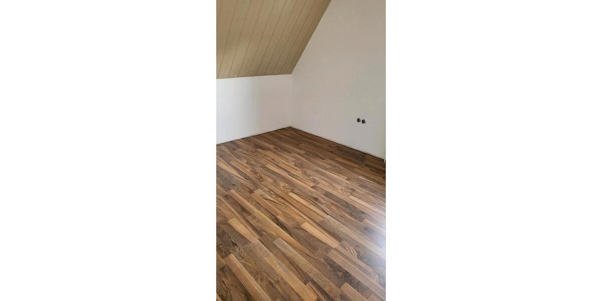 Vermiete Haus mit großem Grundstück 1.700€ Kalt 8 zimmer